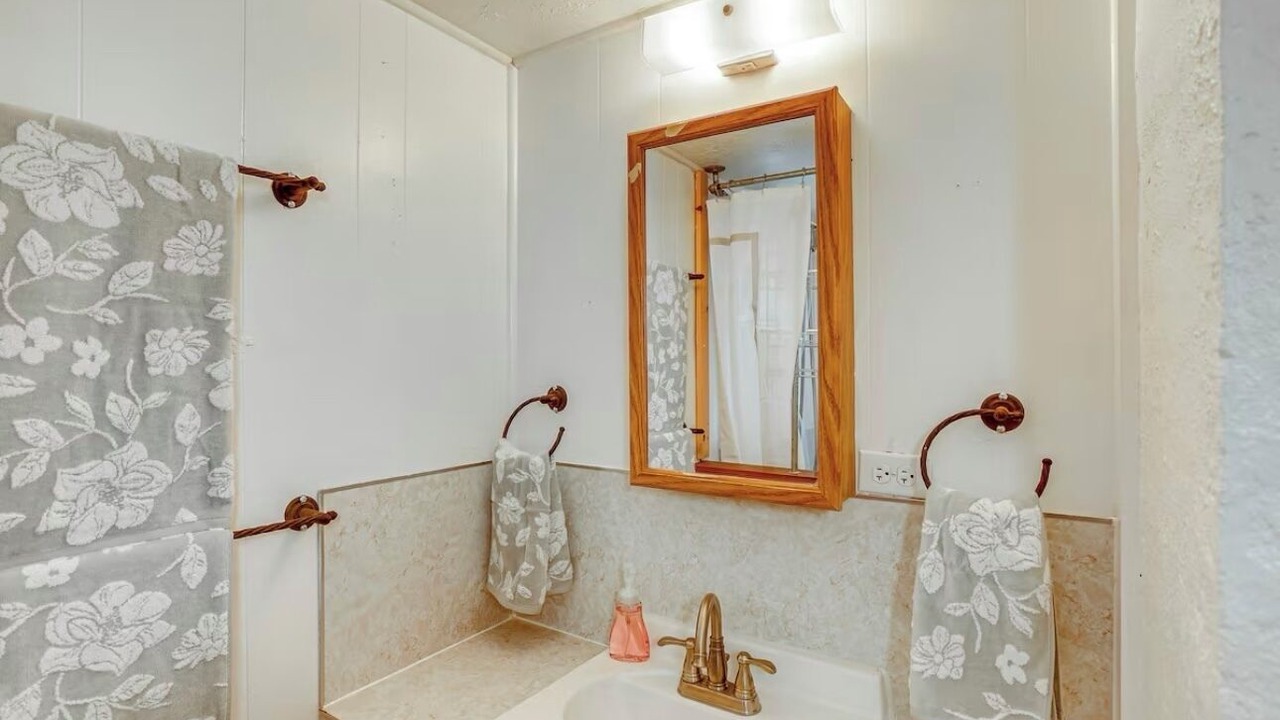 Photo of Bathroom in Marvel