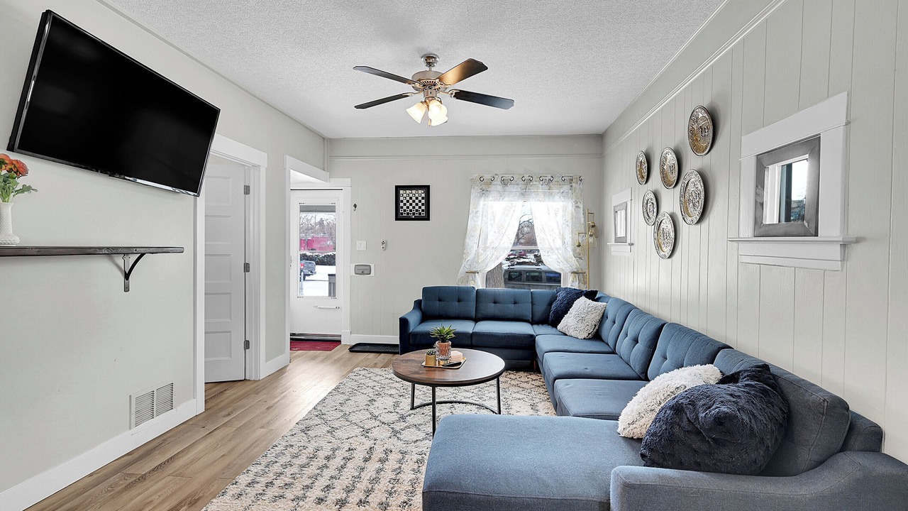Photo of Livingroom in Englewood