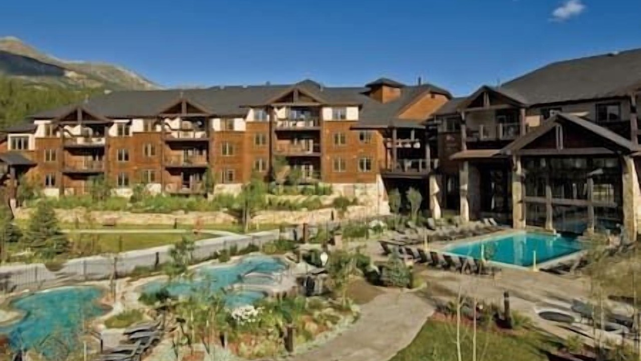 Photo of Outdoor in Four O'Clock