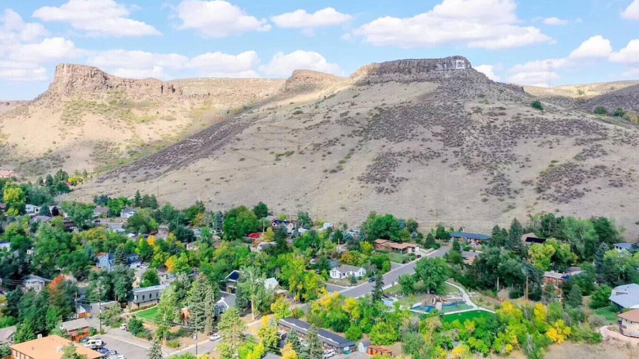 Photo of Outdoor in Golden