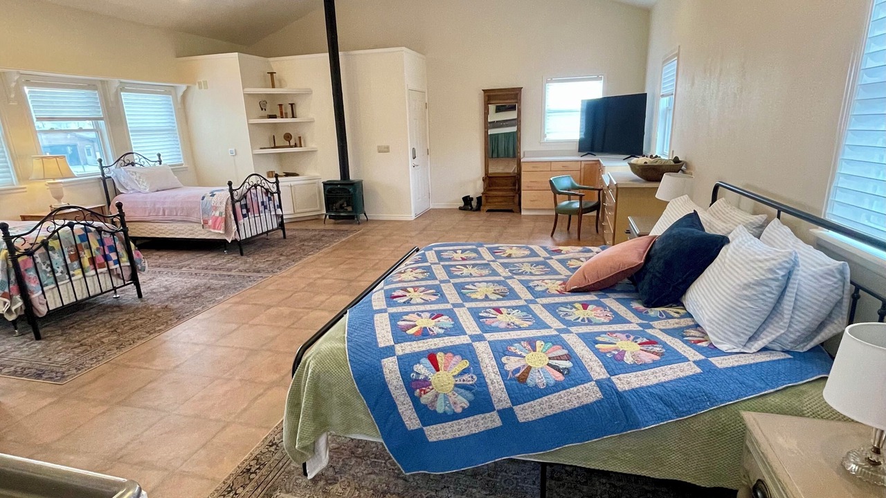 Photo of Bedroom in Lakewood