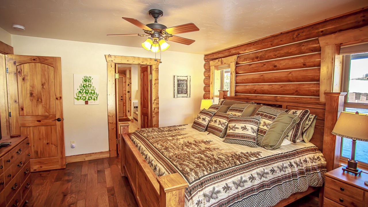 Photo of Bedroom in San Juan River Village