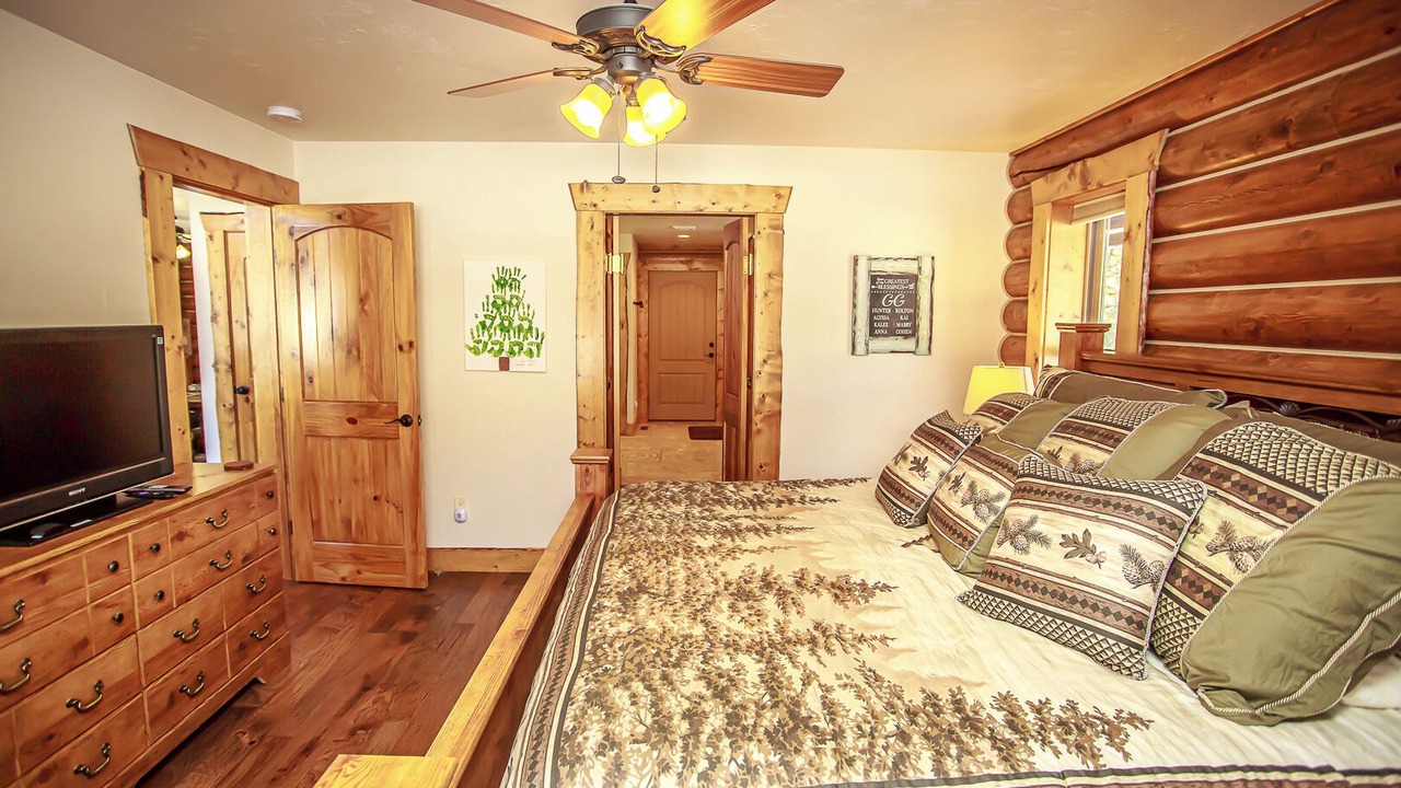 Photo of Bedroom in San Juan River Village