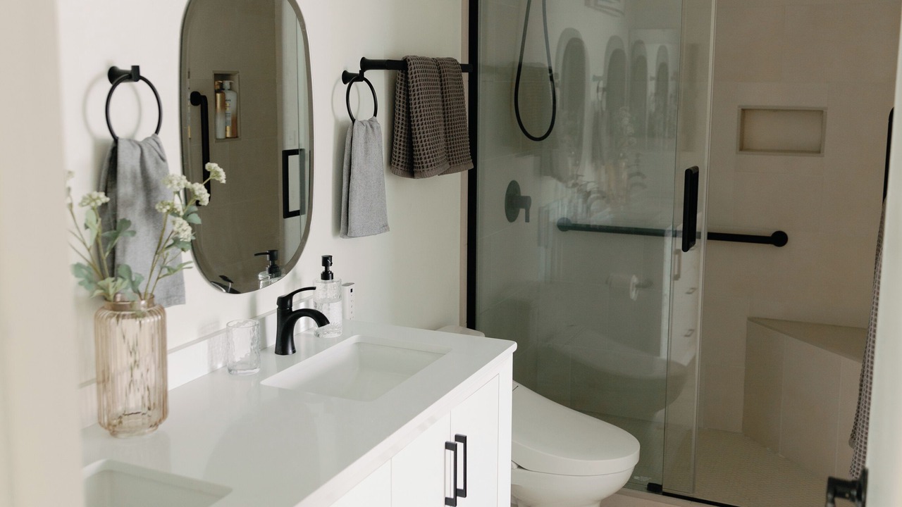 Photo of Bathroom in Monument