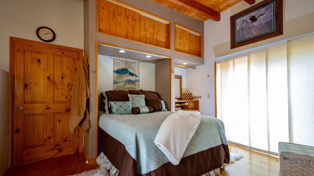 Photo of Bedroom in Evergreen Meadows