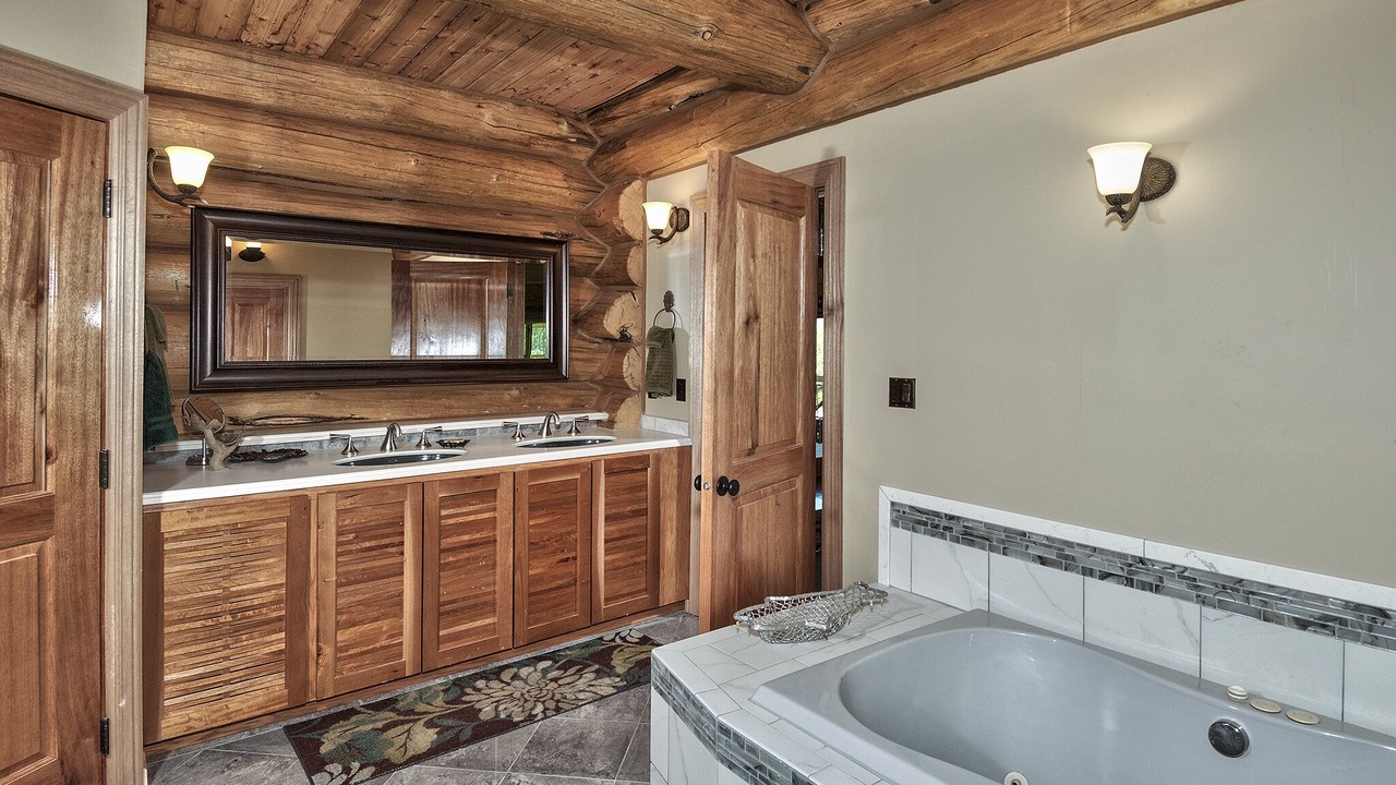 Photo of Bathroom in Collbran