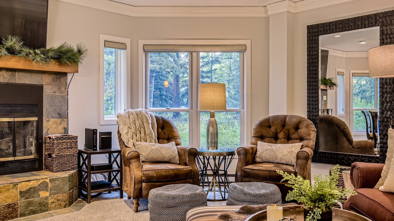 Photo of Livingroom in Peak 9