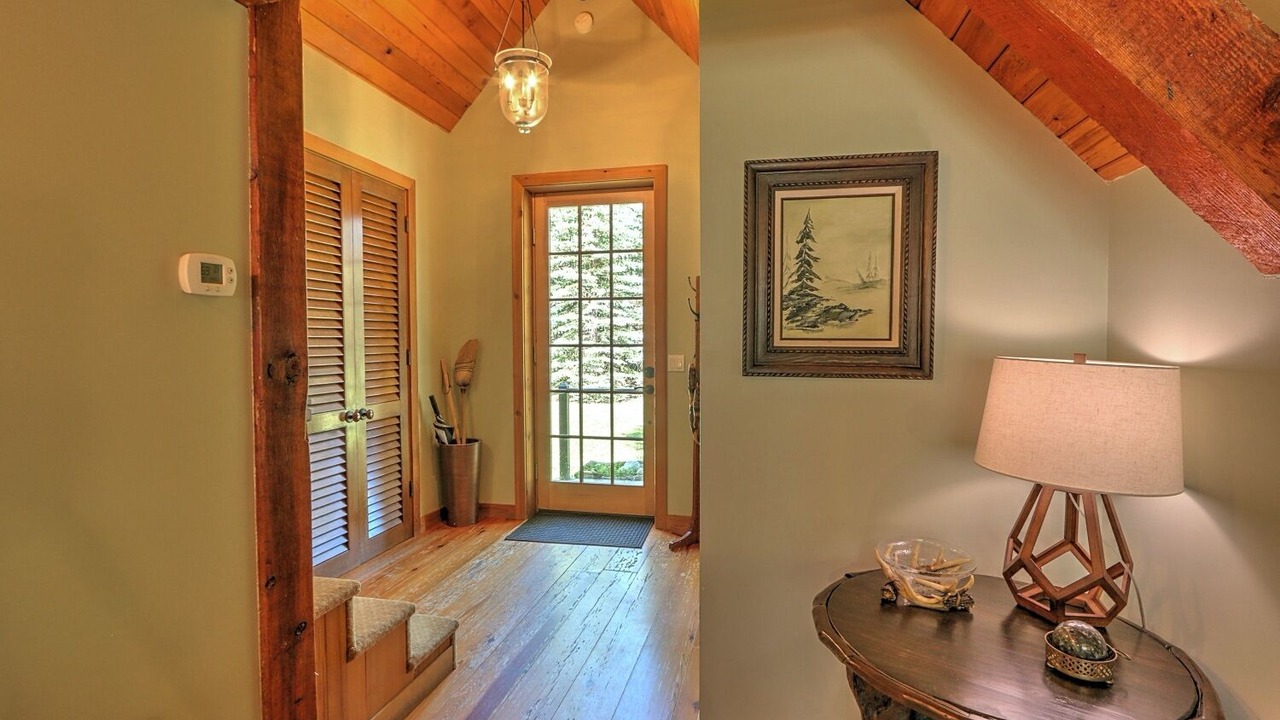 Photo of Bedroom in Redstone