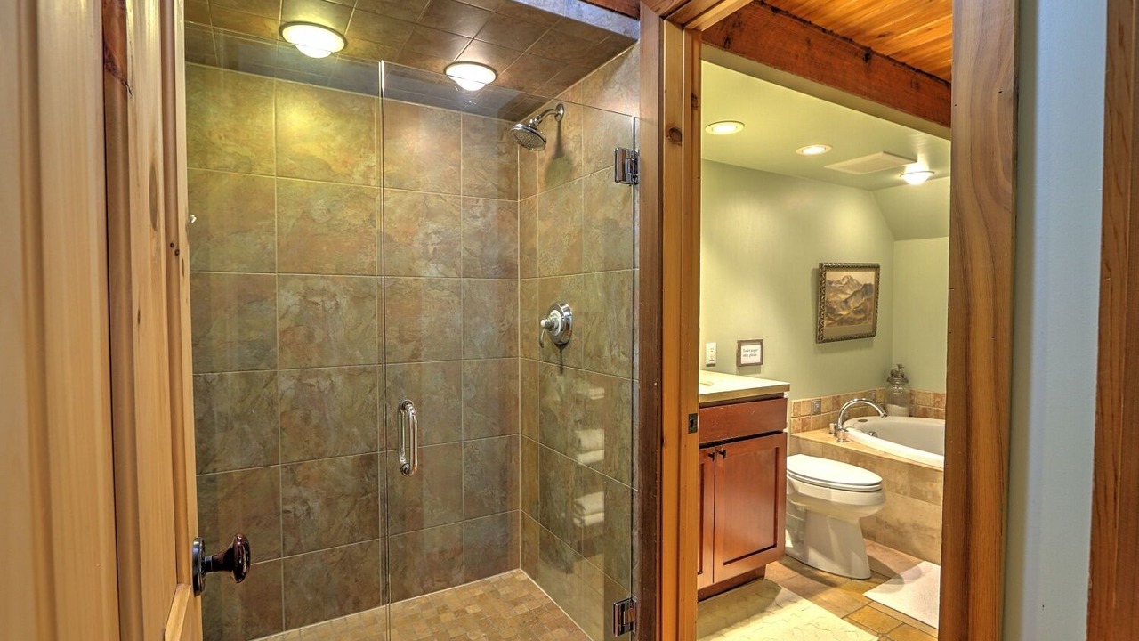 Photo of Bathroom in Redstone