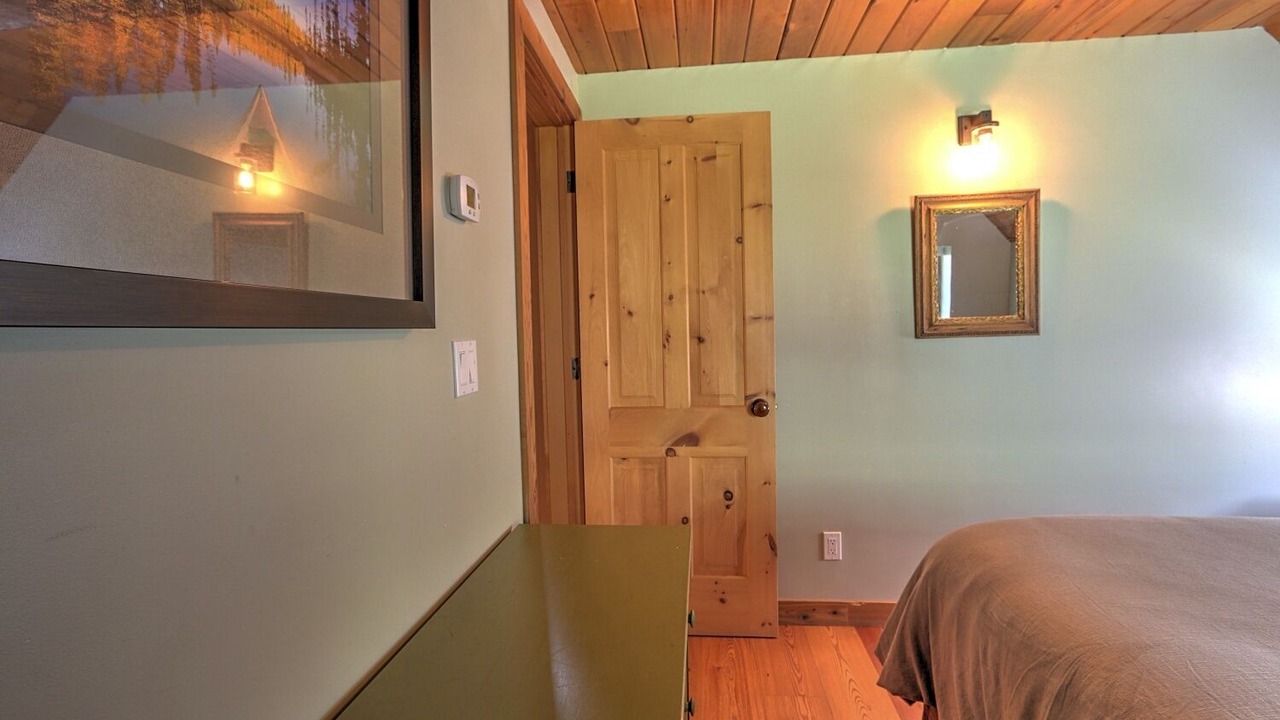 Photo of Bedroom in Redstone