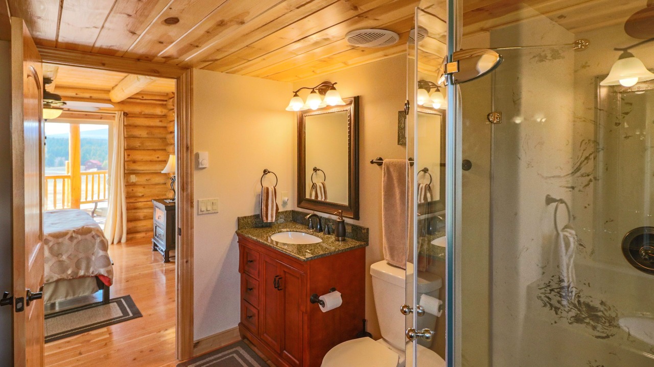 Photo of Bathroom in Twin Creek Village