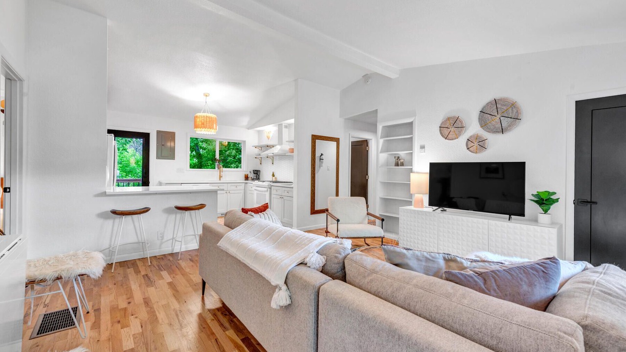 Photo of Livingroom in Newlands