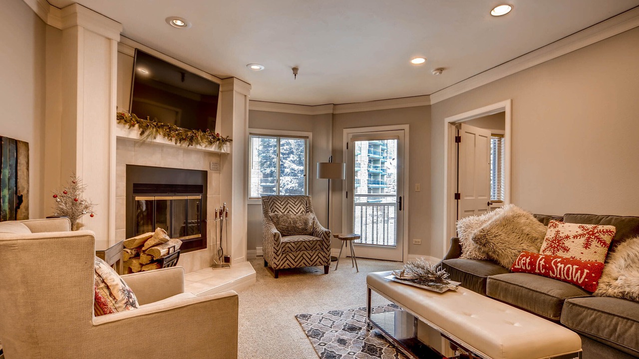 Photo of Bedroom in Peak 9