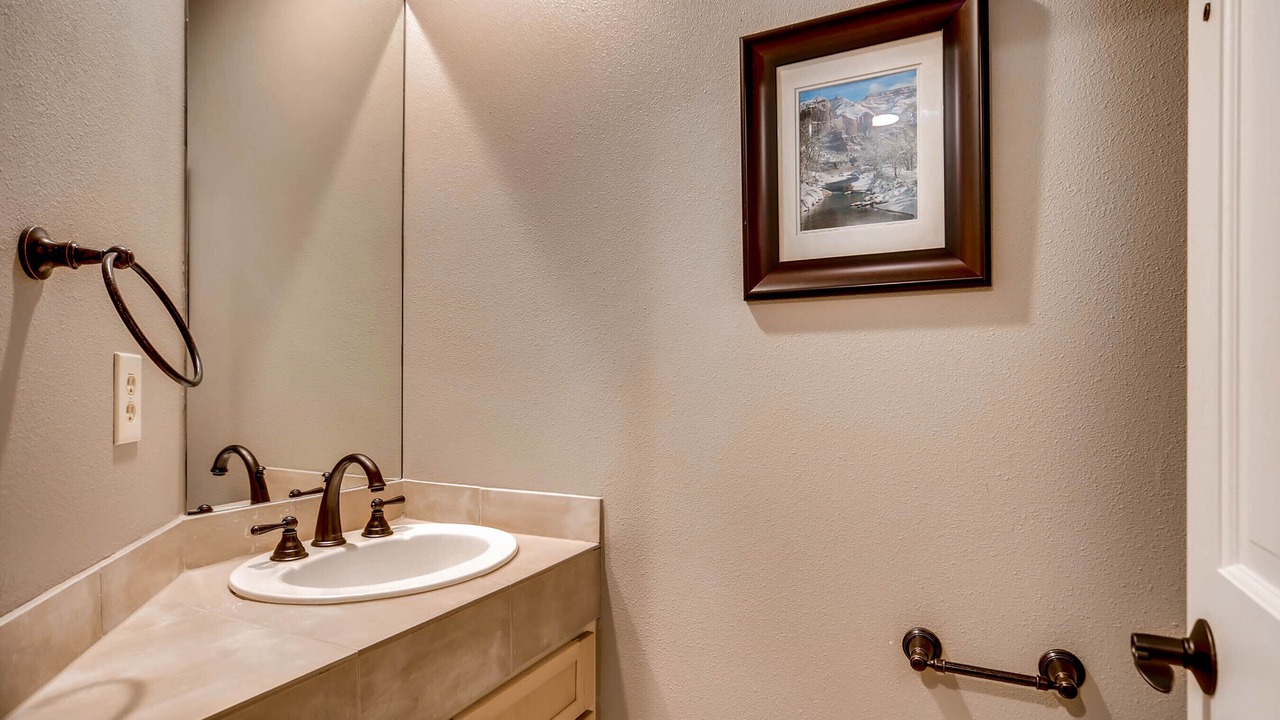 Photo of Bedroom in Peak 9