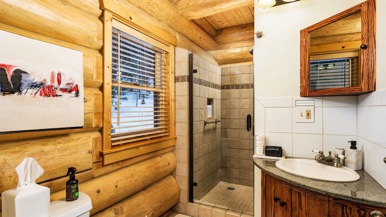 Photo of Bathroom in Black Hawk