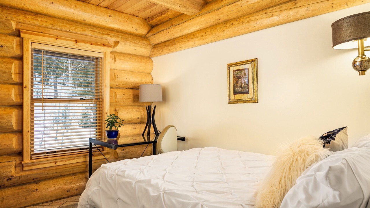 Photo of Bedroom in Black Hawk