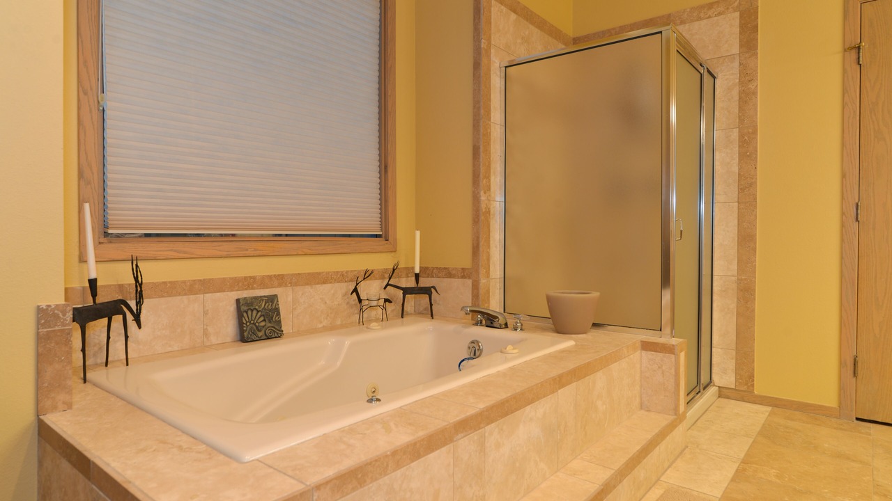 Photo of Bathroom in Warrior's Mark West