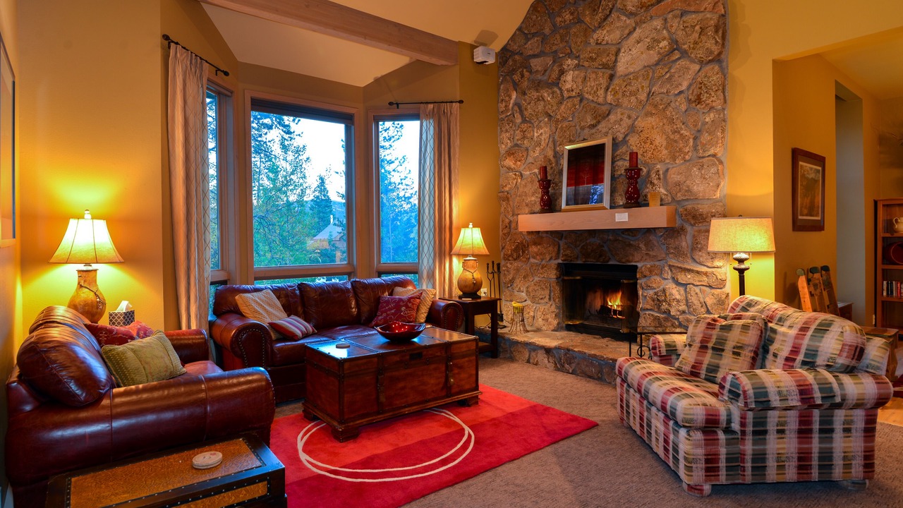Photo of Livingroom in Warrior's Mark West