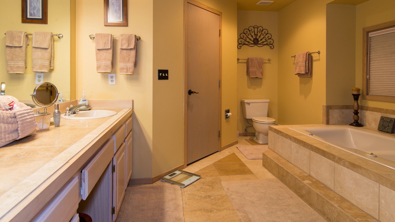 Photo of Bathroom in Warrior's Mark West
