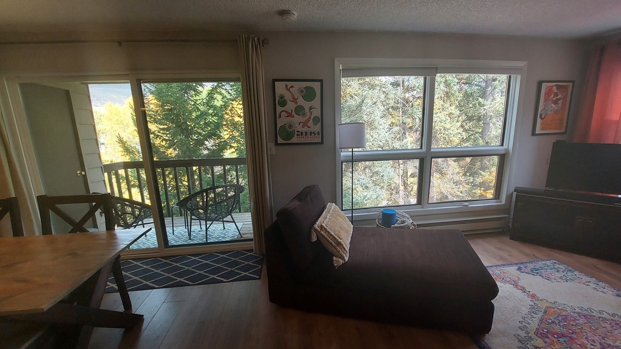 Photo of Livingroom in Avon