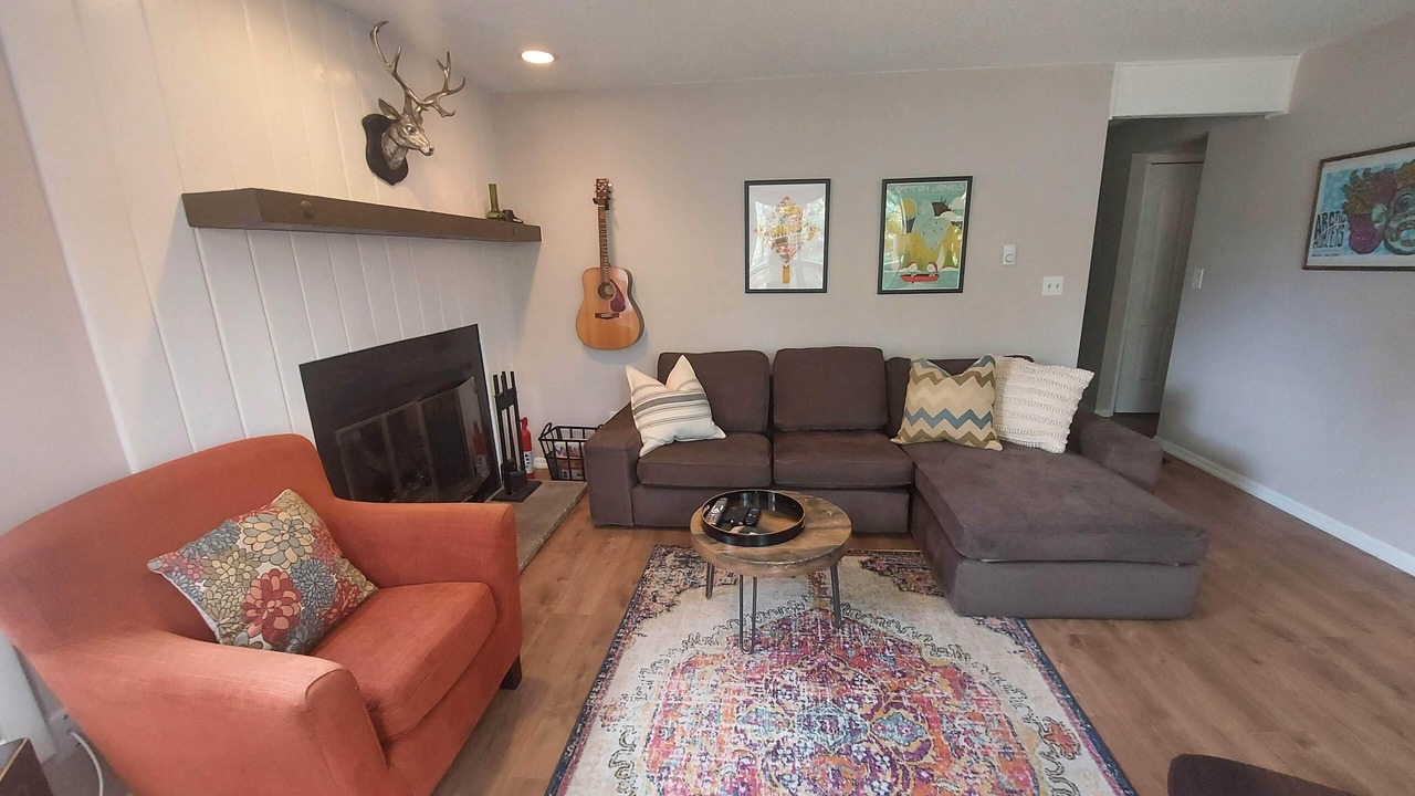 Photo of Livingroom in Avon