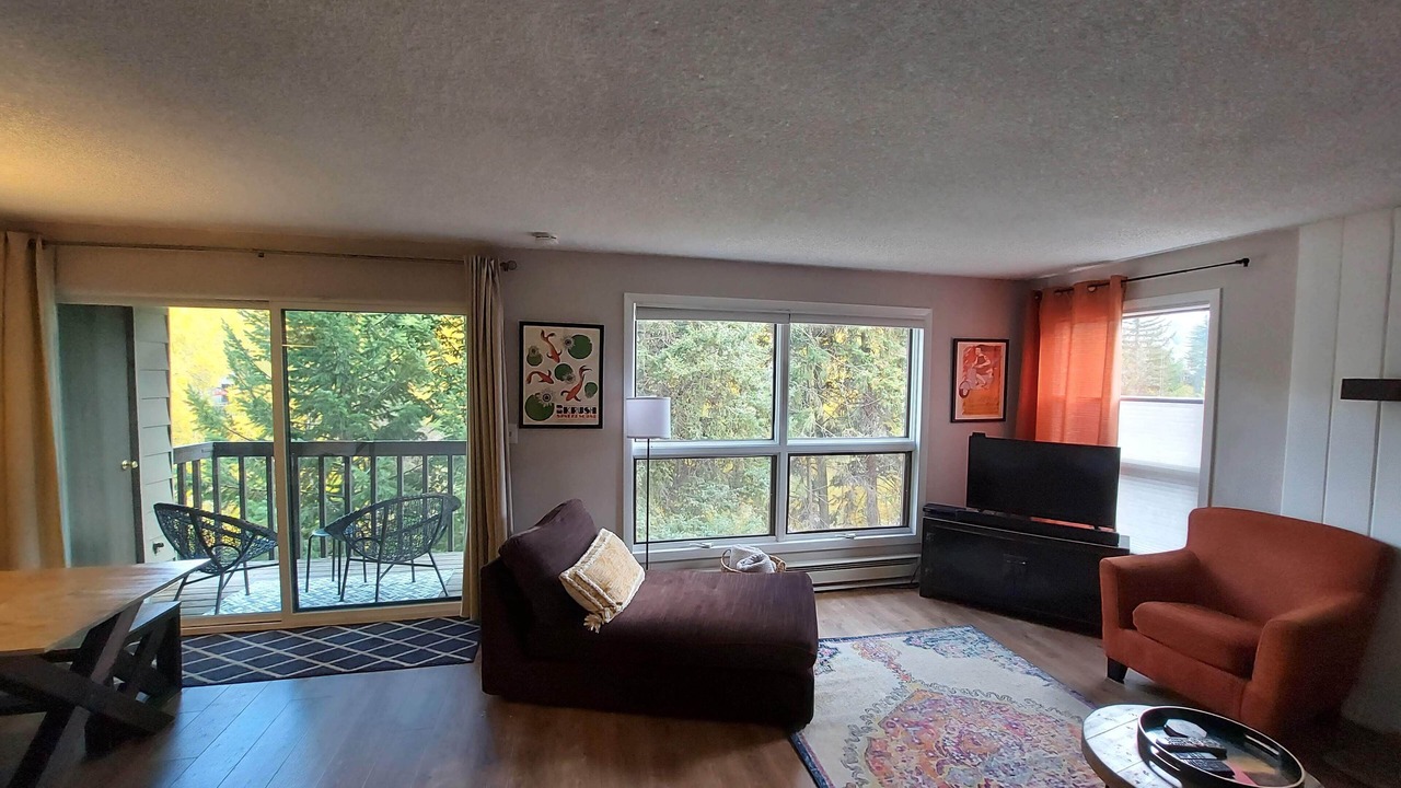 Photo of Livingroom in Avon
