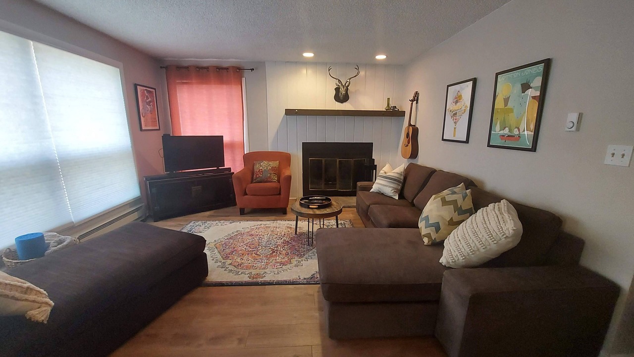 Photo of Livingroom in Avon
