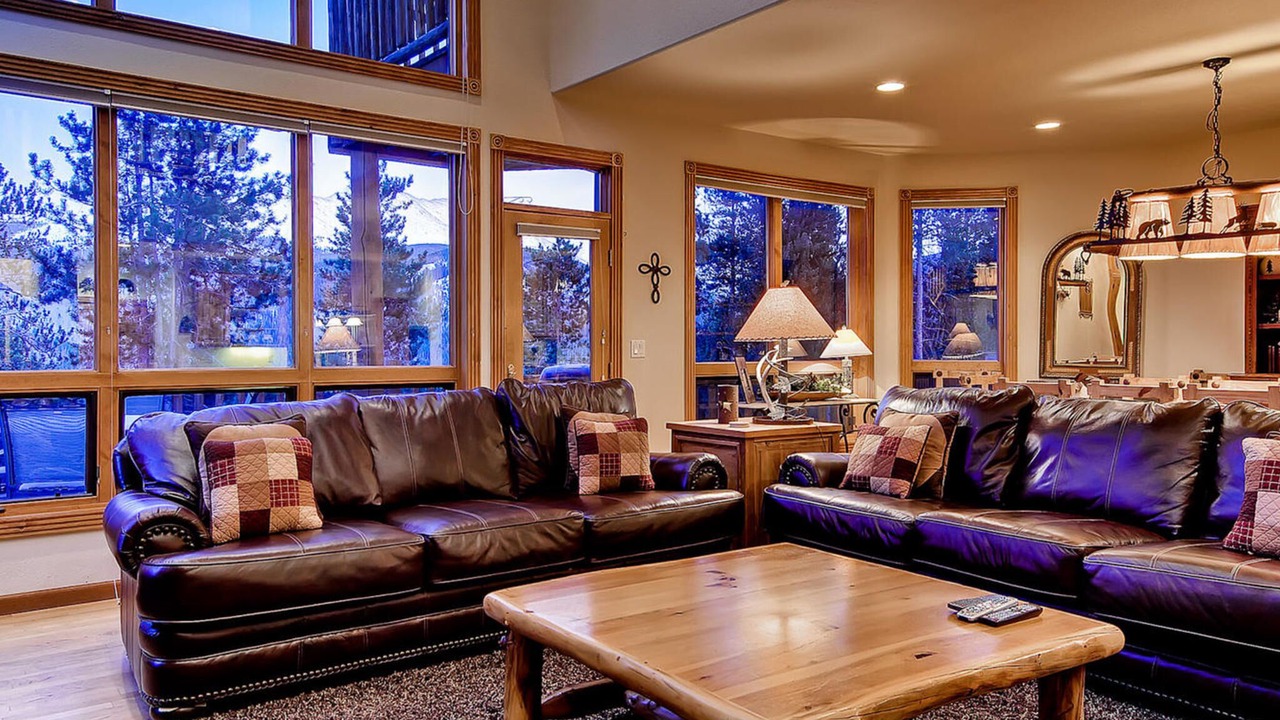 Photo of Livingroom in Warrior's Mark West