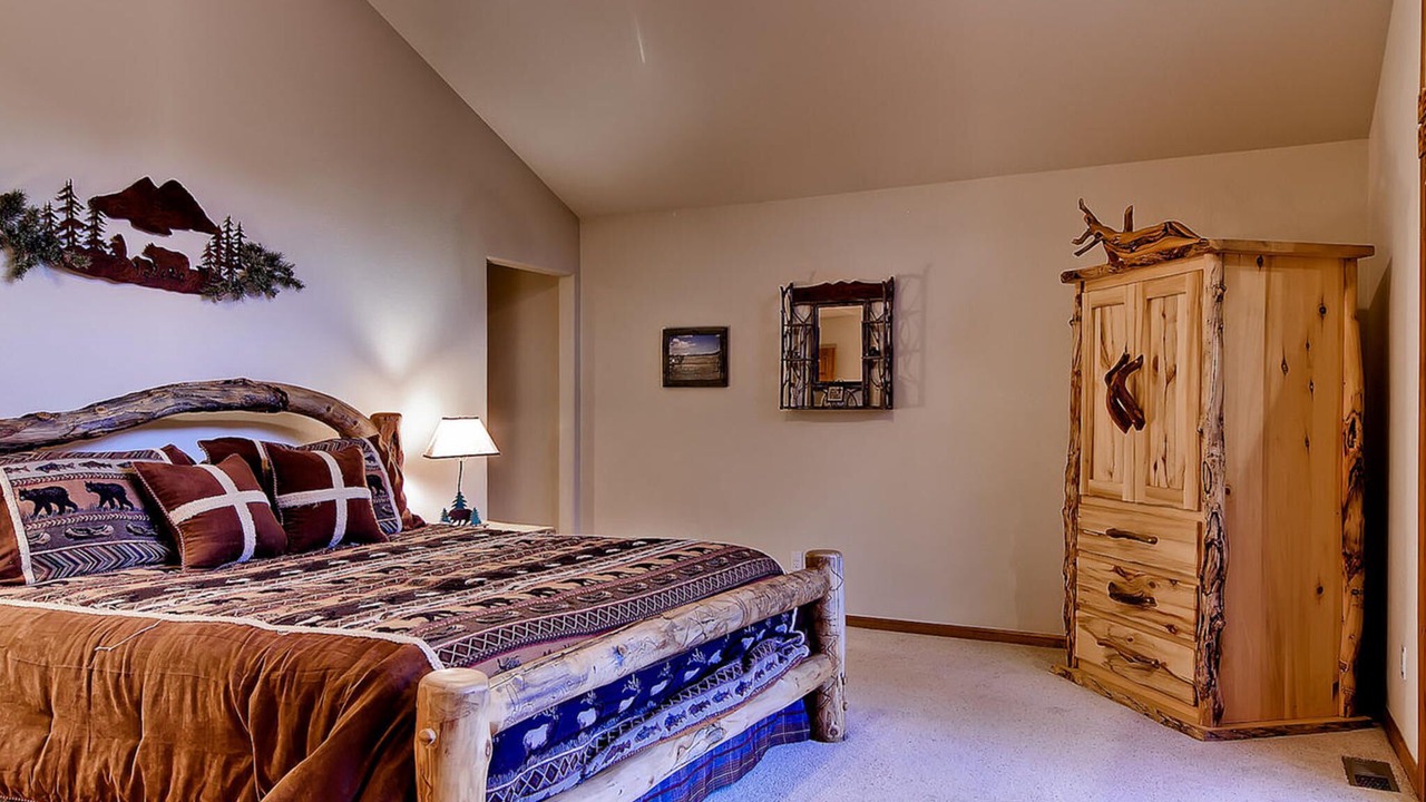 Photo of Bedroom in Warrior's Mark West