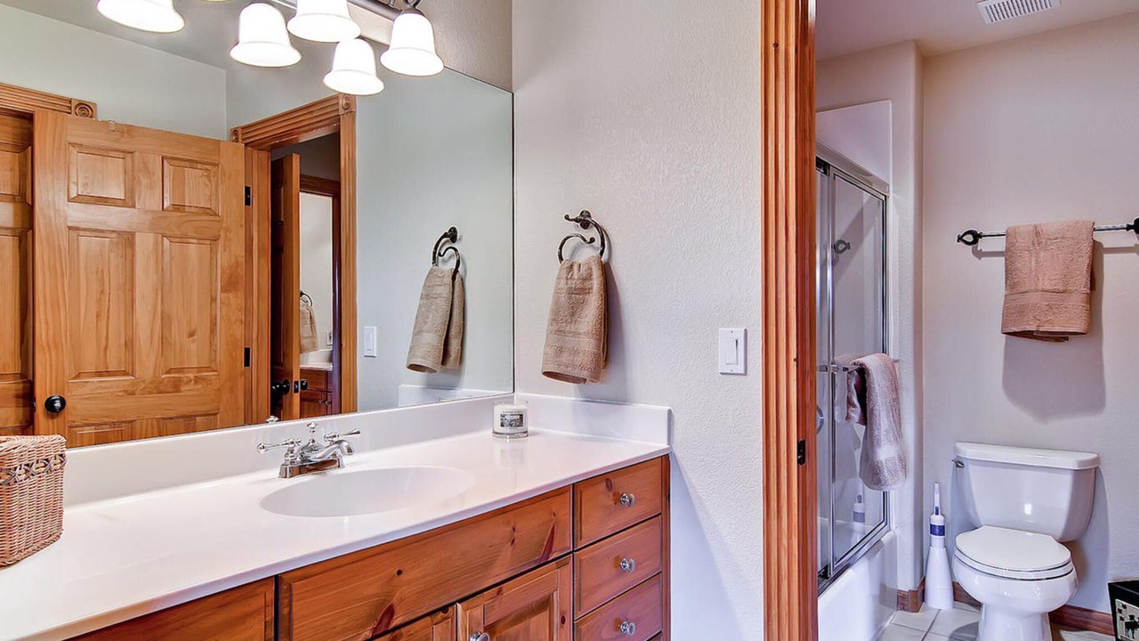 Photo of Bathroom in Warrior's Mark West