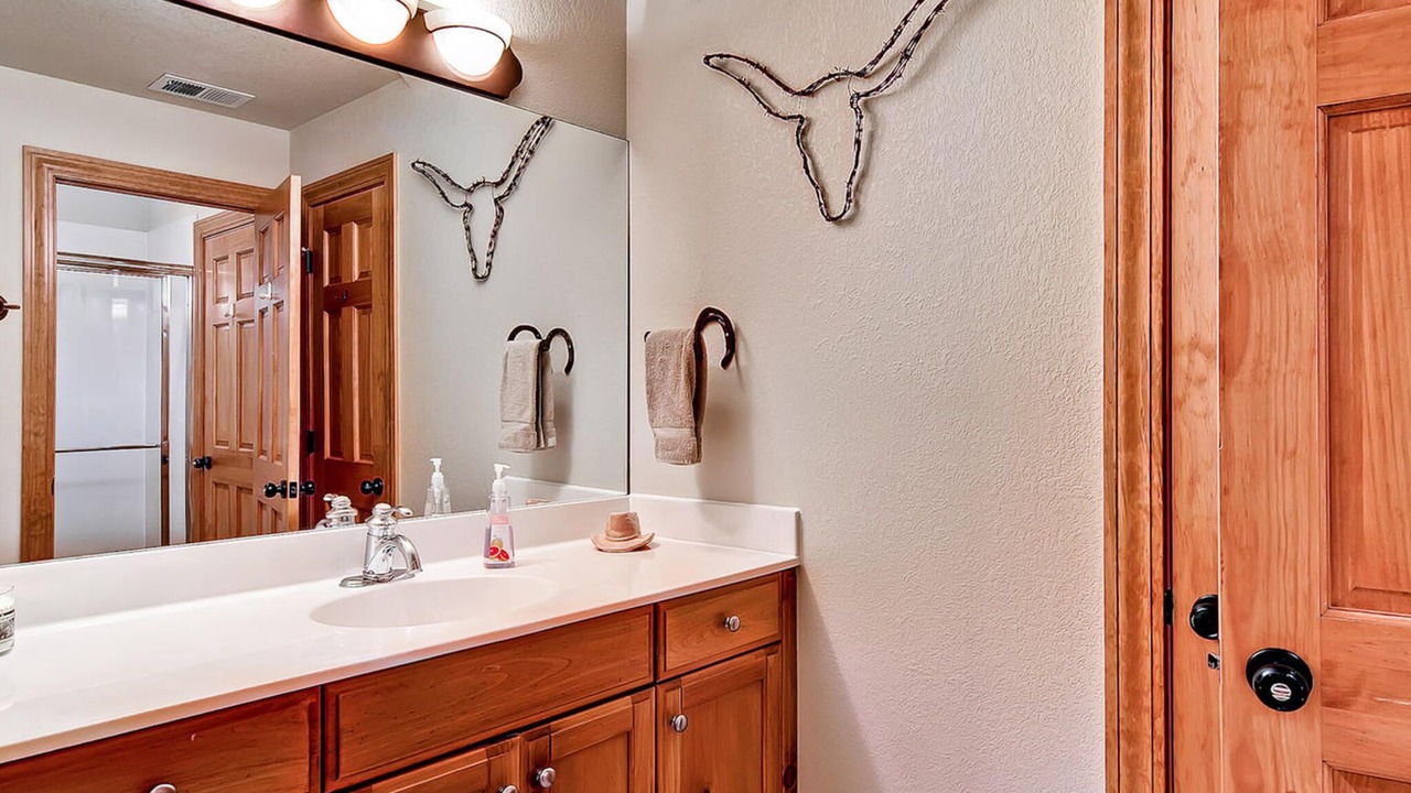 Photo of Bathroom in Warrior's Mark West