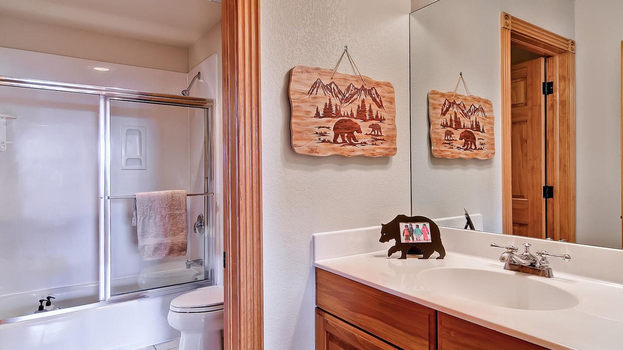 Photo of Bathroom in Warrior's Mark West