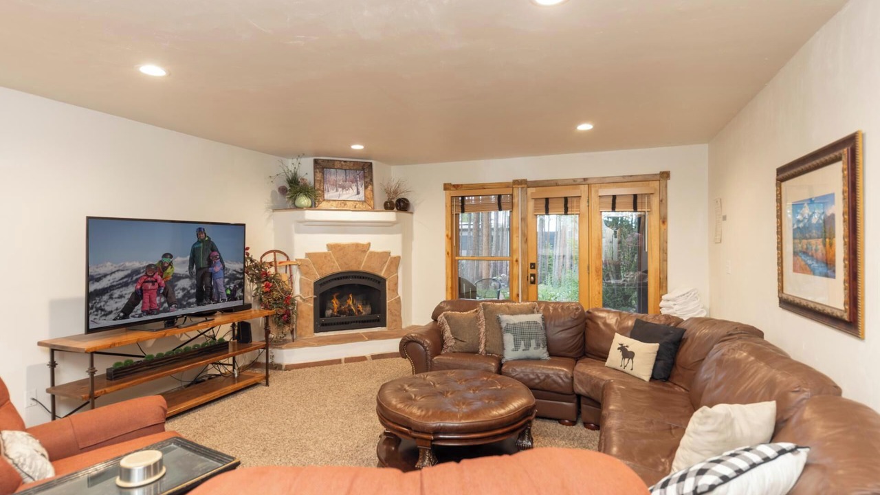 Photo of Bedroom in Peak 8