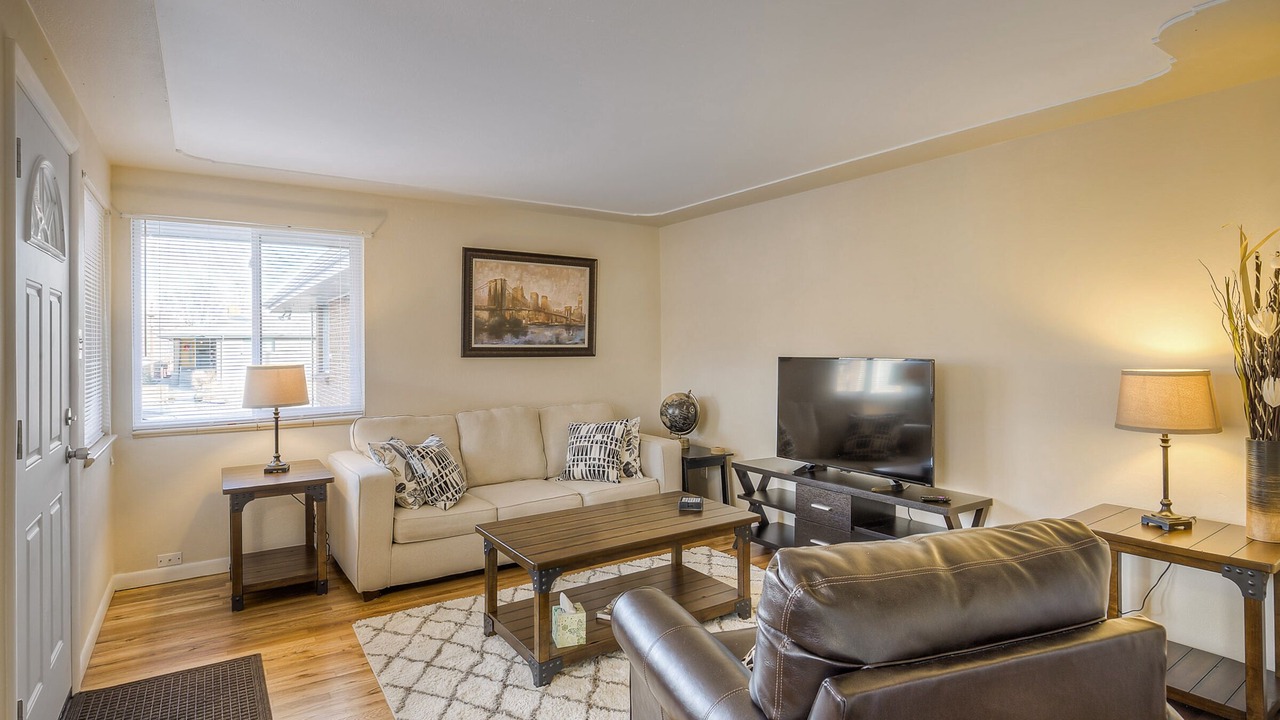 Photo of Livingroom in Edgewater