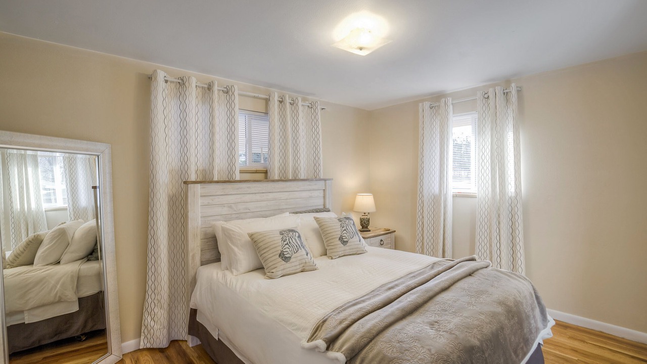 Photo of Bedroom in Edgewater