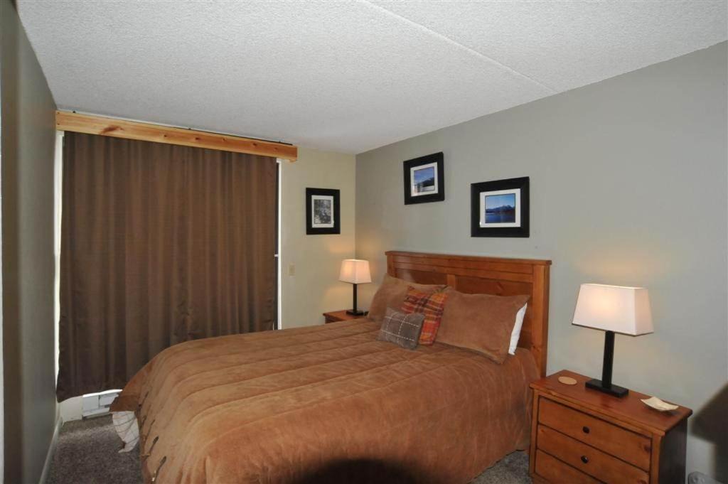 Photo of Bedroom in Peak 9