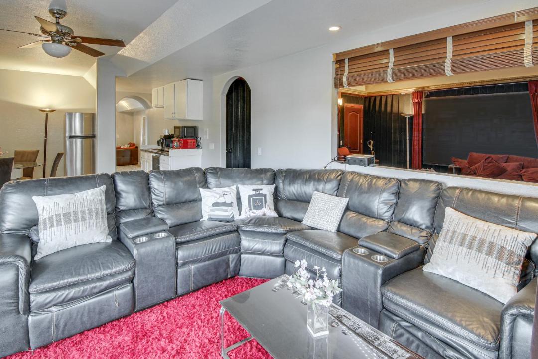 Photo of Livingroom in Southwest Colorado Springs