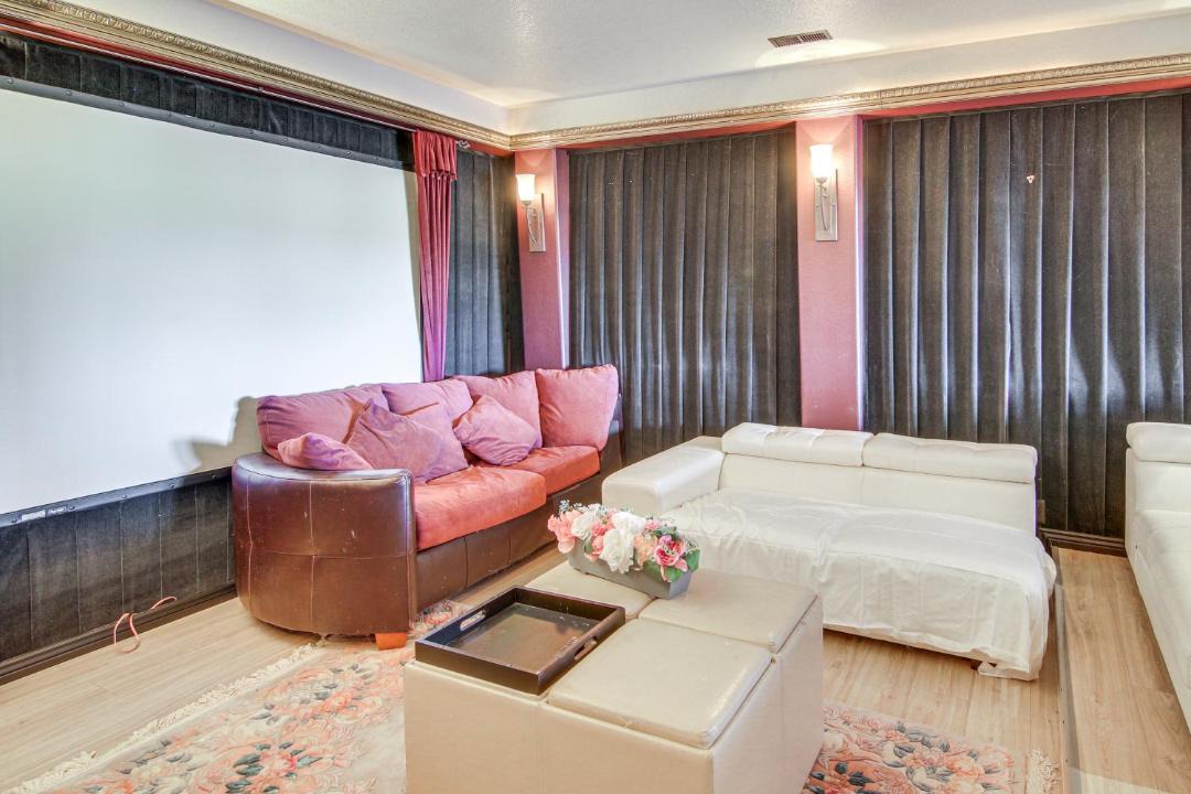 Photo of Livingroom in Southwest Colorado Springs