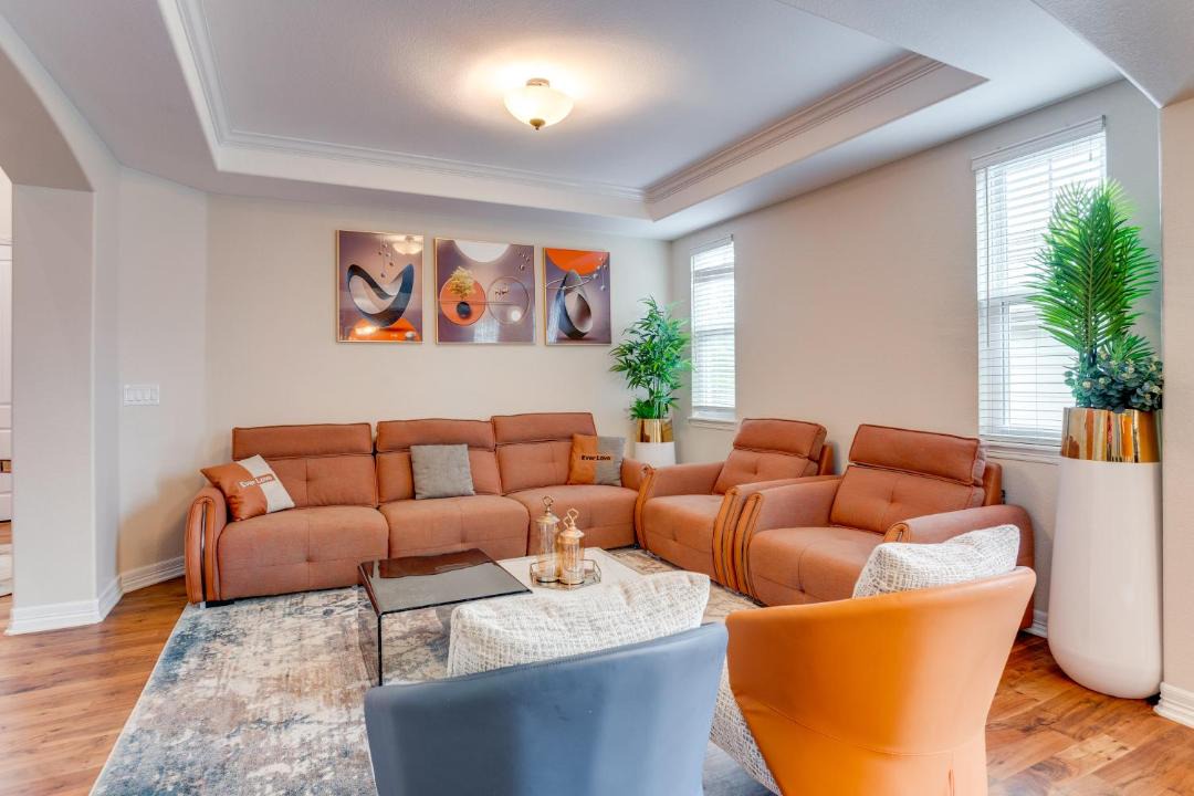 Photo of Livingroom in Aurora