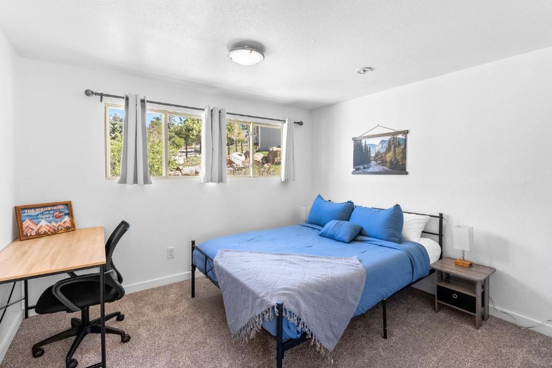 Photo of Bedroom in Indian Hills