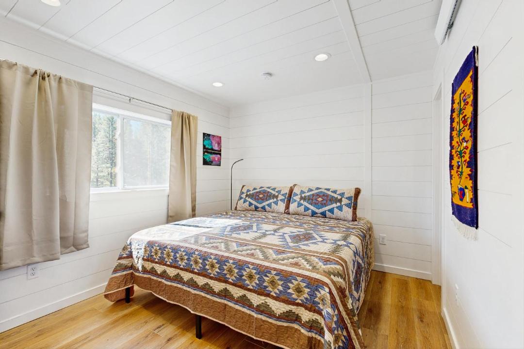 Photo of Bedroom in Aspen Springs