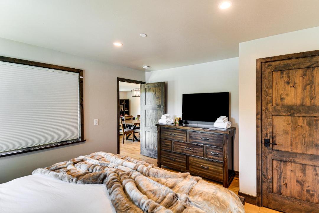 Photo of Bedroom in Four O'Clock
