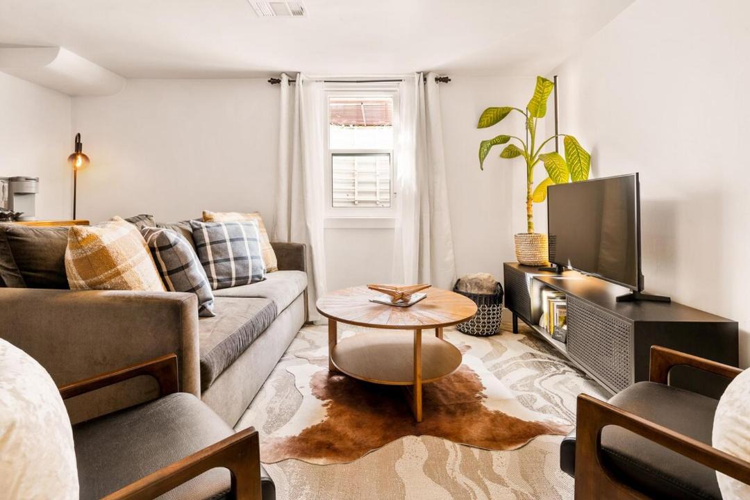 Photo of Livingroom in West Colfax
