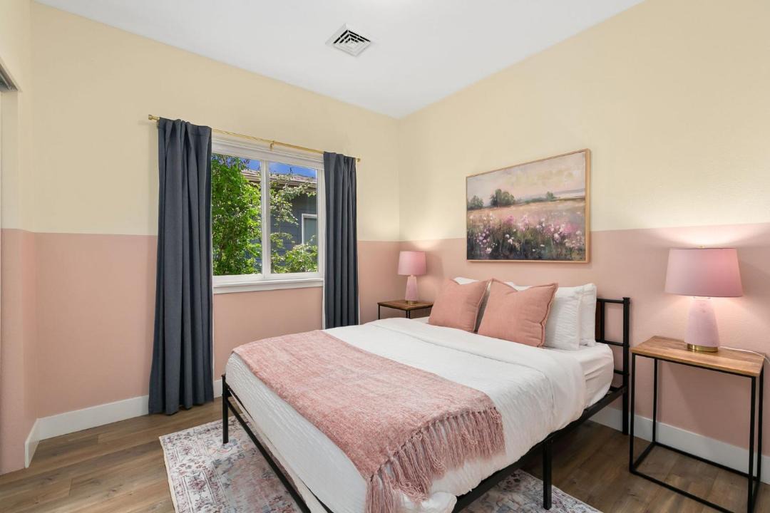 Photo of Bedroom in Old Town North