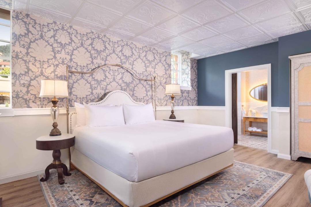 Photo of Bedroom in Glenwood Springs