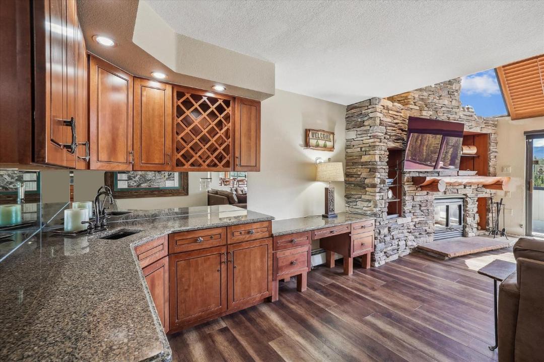 Photo of Kitchen in Peak 9