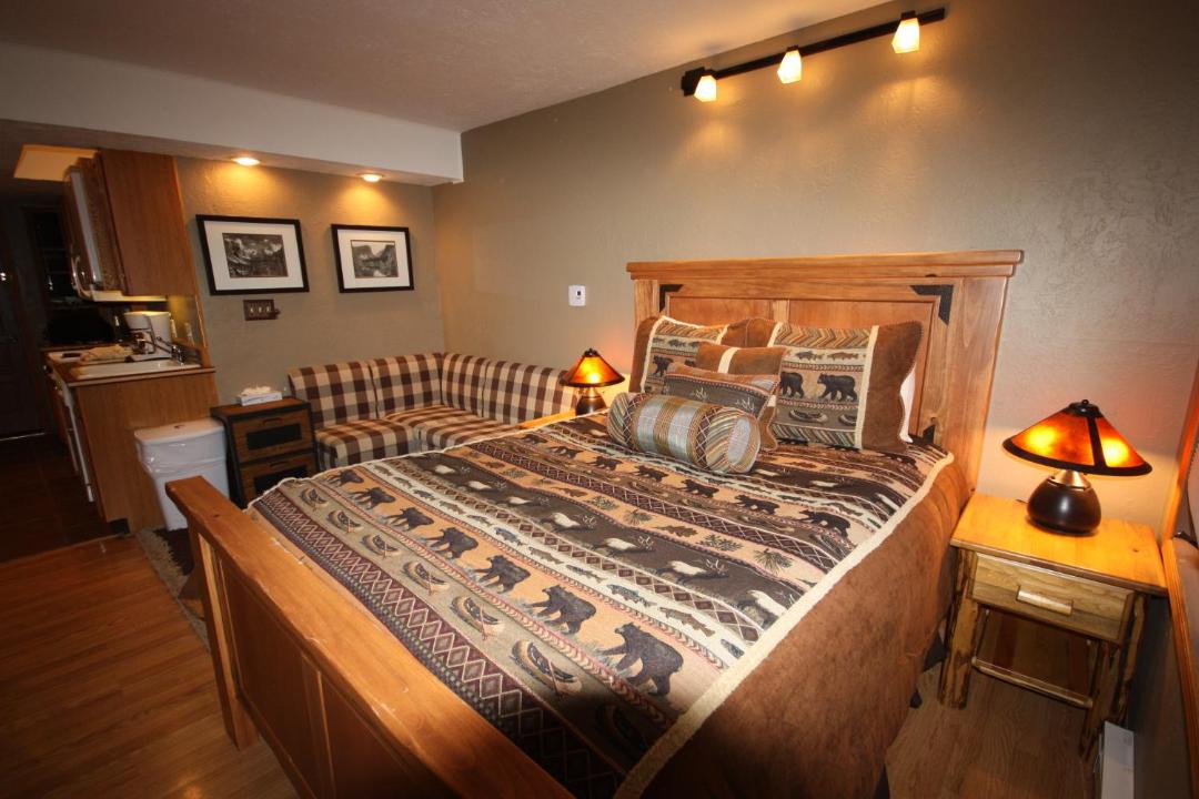 Photo of Bedroom in Crown