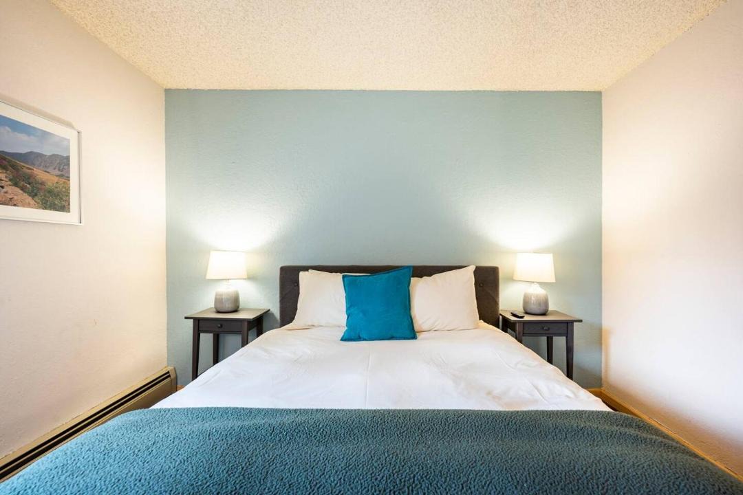 Photo of Bedroom in Peak 8