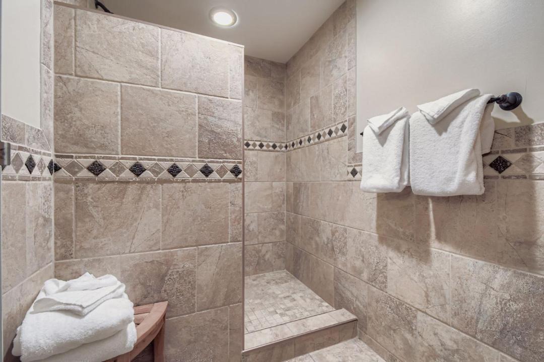 Photo of Bathroom in Peak 9