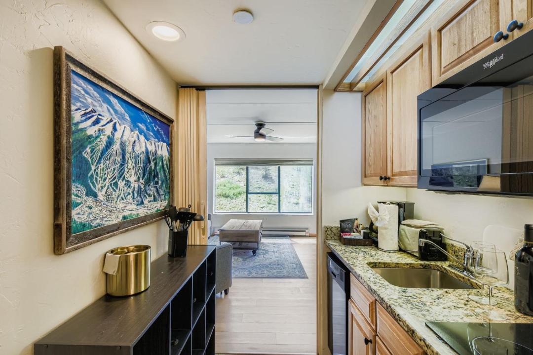 Photo of Kitchen in Peak 9